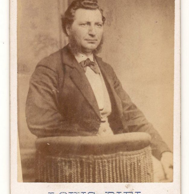 Louis Riel, S. Davis & Sons, Montreal Real Photo 2.5×4” Carte de Visite