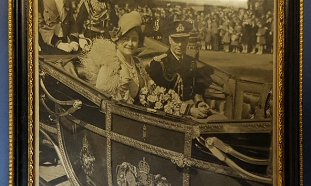 George VI & Queen Mum signed framed 1949 photo