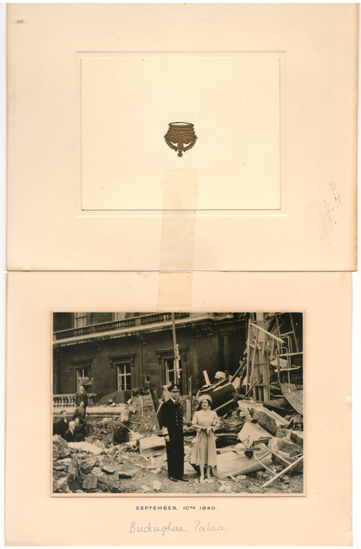 Photo Christmas card George VI & Queen Mum signed 1940 War Damage(d) 