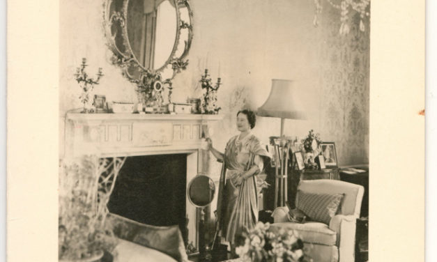 Elizabeth the Queen Mother signed 1955 Christmas Card