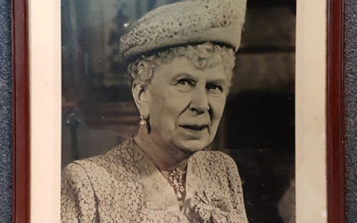 Queen Mary signed, framed 13×18″ Baron signed 1950 Photo