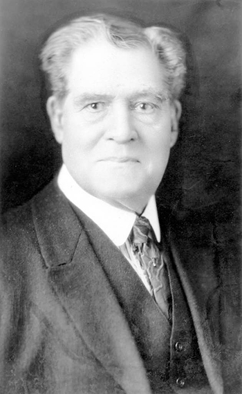 bw photo of Sam Greer
