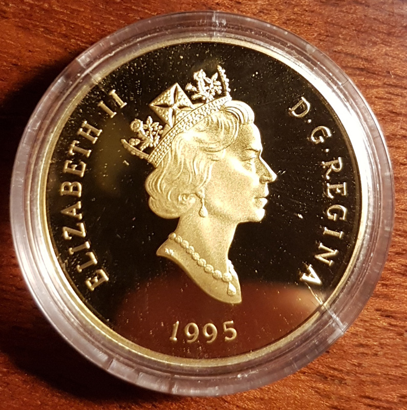 Queen Elizabeth II bust