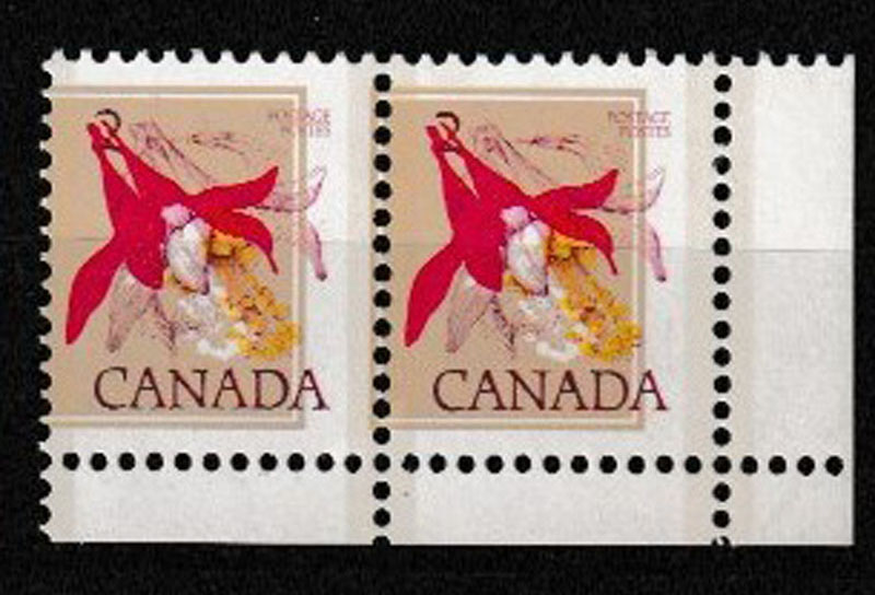 Canada #707var Never Hinged LR 1977 2c Misprint Pair $200.+