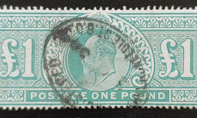 G.B. #142 F/VF Used 1902/11 Edward VII Pound, corner crease