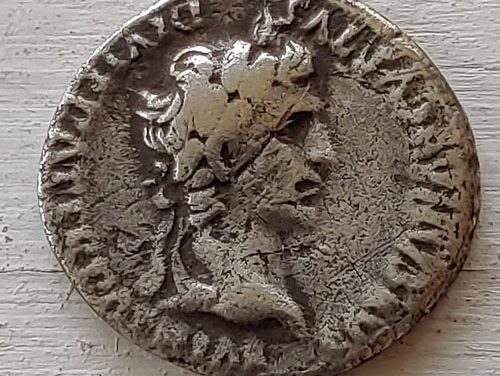 Augustus 27 BC-14 AD 4gm Silver Denarius