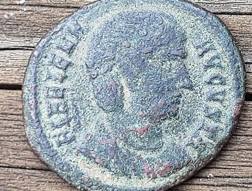 Helena, Augusta 324/330 AD Ae Follis struck at Heraclea Mint