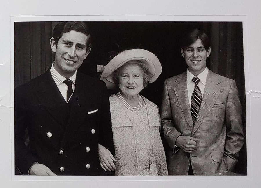 Queen Mum signed 1975 Christmas Card, light crease