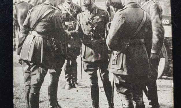 George V Speaking to his Officers Unused WWI Postcard