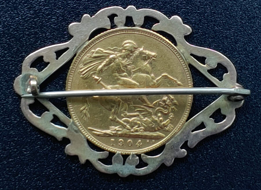 G.B. 1904 Edward VII Gold Sovereign Brooch
