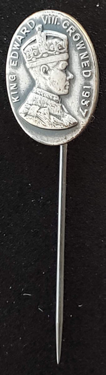 Edward VIII Crowned 1937 2" 2gm Pin