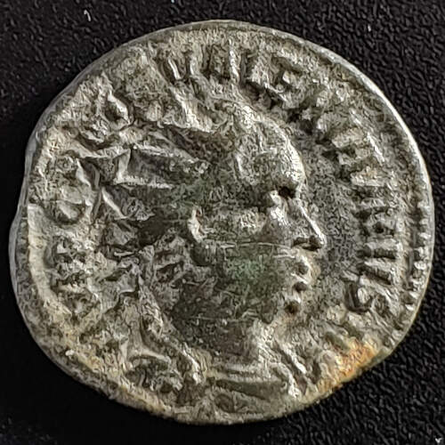 Valerian 245-260 AD 4.17gm AE21 struck in Parion w/ Capricorn etc