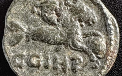 Valerian 245-260 AD 4.17gm AE21 struck in Parion w/ Capricorn etc