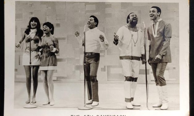 The 5th Dimension 5×3.75 Signed Fan Club Postcard, mt marks