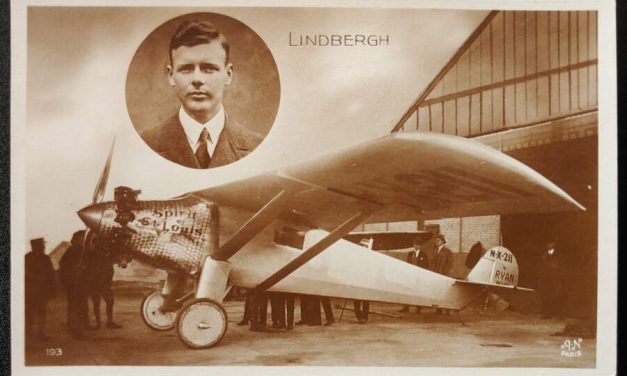 Lindbergh Unused French Spirit of St. Louis Postcard