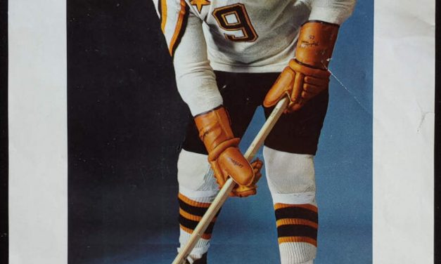 Gordie Howe signed 1965 11×7″ 1965 Eaton’s Photo
