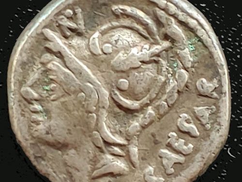 Roman Republic 103 BC L. Julius L.f. Caesar 3.38gm Silver Denarius