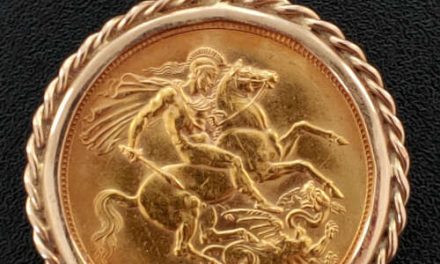 G.B. XF 1967 QEII Gold Sovereign in 14k gold rope Bezel .2355+oz