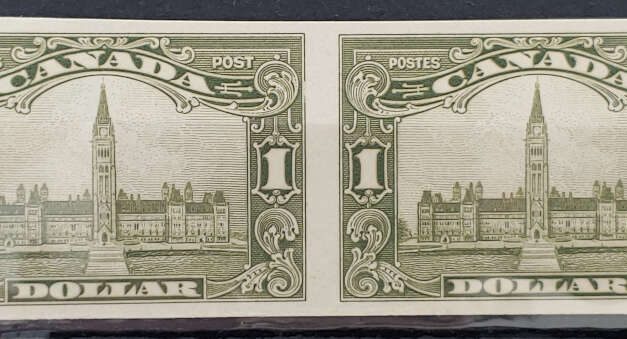 Canada #159a VFNH 1929 $1 Parliament Imperf Pair