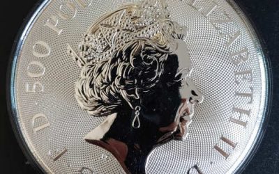 G.B. BU 2011 Queen’s Beasts 999.9 fine 1 Kilo Silver 500 Pounds