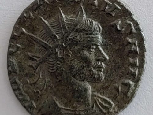 Claudius II Gothicus 268-70 AD 3.3gm AE19 w/ Victoria etc