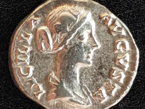 Lucilla 164-182 AD 2.81gm Silver Denarius w/ Venus etc