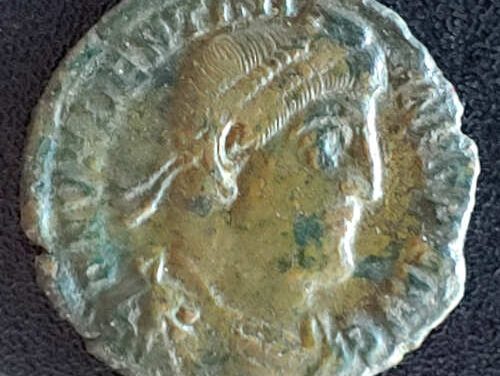 Valentinian I 364-375 AD 18mm 2gm AE18 struck at Siscia Mint