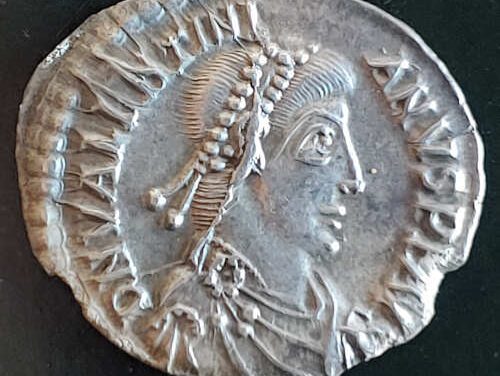 Valentinian II 375-392 AD 2.04gm Silver Siliqua struck at Trier
