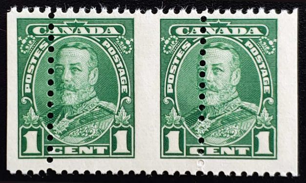 Canada #217 Never Hinged 1c George V Dramatic Misperf Pair