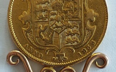 G.B. 1833 William IV Gold Sovereign w/ original mount, cleaned