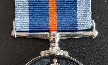 1939/45 Bomber Command cased commemorative medal, signed cert