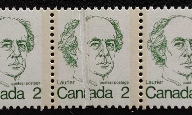 Canada #587 Never Hinged 2c Laurier Preprinting Crease in strip