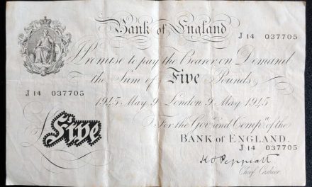 Bank of England 9 May 1945 Five Pounds banknote, C&T backstamp