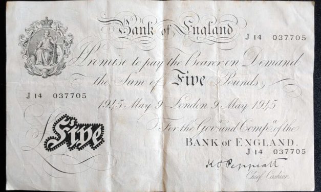 Bank of England 9 May 1945 Five Pounds banknote, C&T backstamp