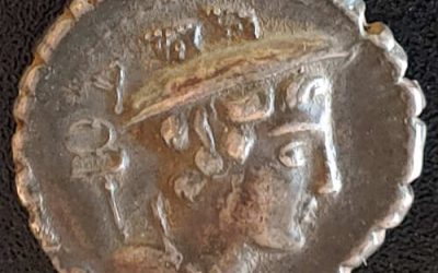 Mamilia 82 BC Roman Republic 3.87g Serrate Silver Denarius