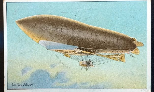 U.S.A. #405 1912 1c La Republique Airship colour Postcard