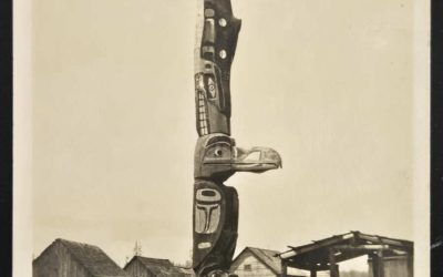 Campbell River, B.C. Unu Village and Totem Pole Real Photo Postcard