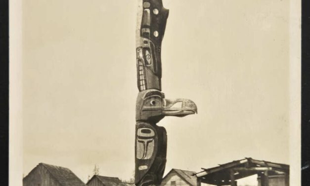 Campbell River, B.C. Unu Village and Totem Pole Real Photo Postcard