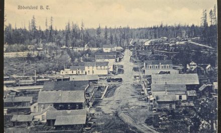 Abbotsford, B.C. Unu E. Morris/C. Summer Postcard