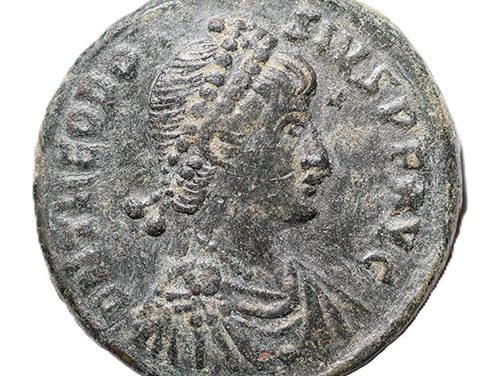 Theodosius I AD 379-395 5.2gm AE21 struck at Constantinople