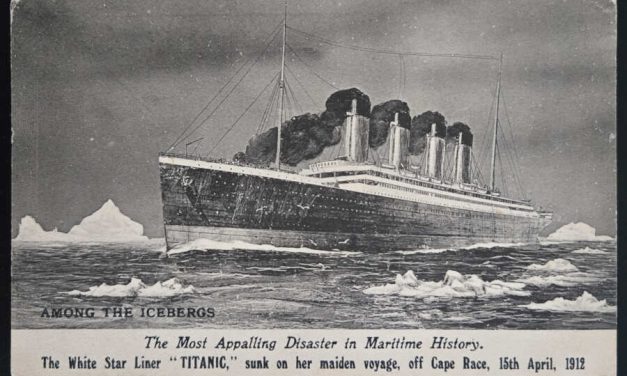 Titanic Unu VS Black and White Postcard