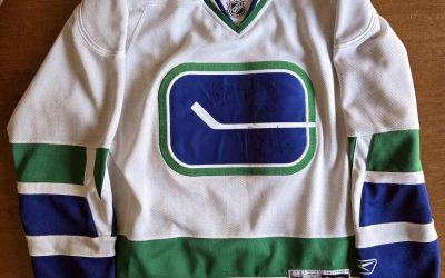 Daniel Sedin signed Vancouver Canucks medium Reebok Away Jersey