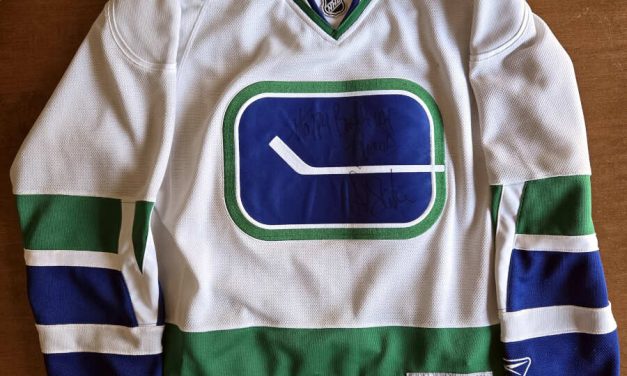 Daniel Sedin signed Vancouver Canucks medium Reebok Away Jersey