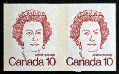Canada #605a VFNH 1976 10c QEII Imperf Pair