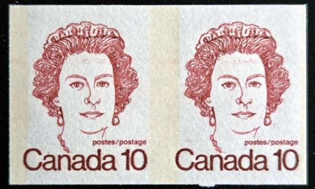 Canada #605a VFNH 1976 10c QEII Imperf Pair