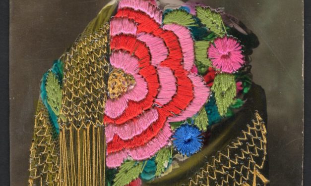 Spain Unu embroidered Silk Manon real photo Postcard