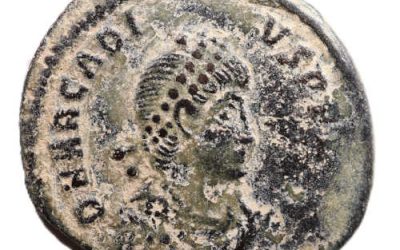 Arcadius 383-408 AD, AE22, 4.7g, Constantinople Mint