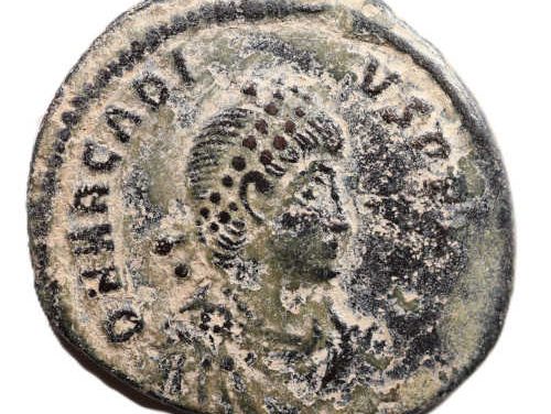 Arcadius 383-408 AD, AE22, 4.7g, Constantinople Mint